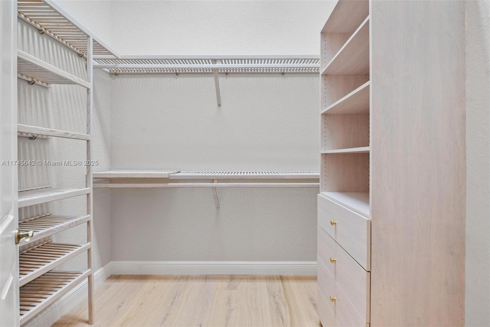 THREE ISLANDS 3RD SEC - Residential