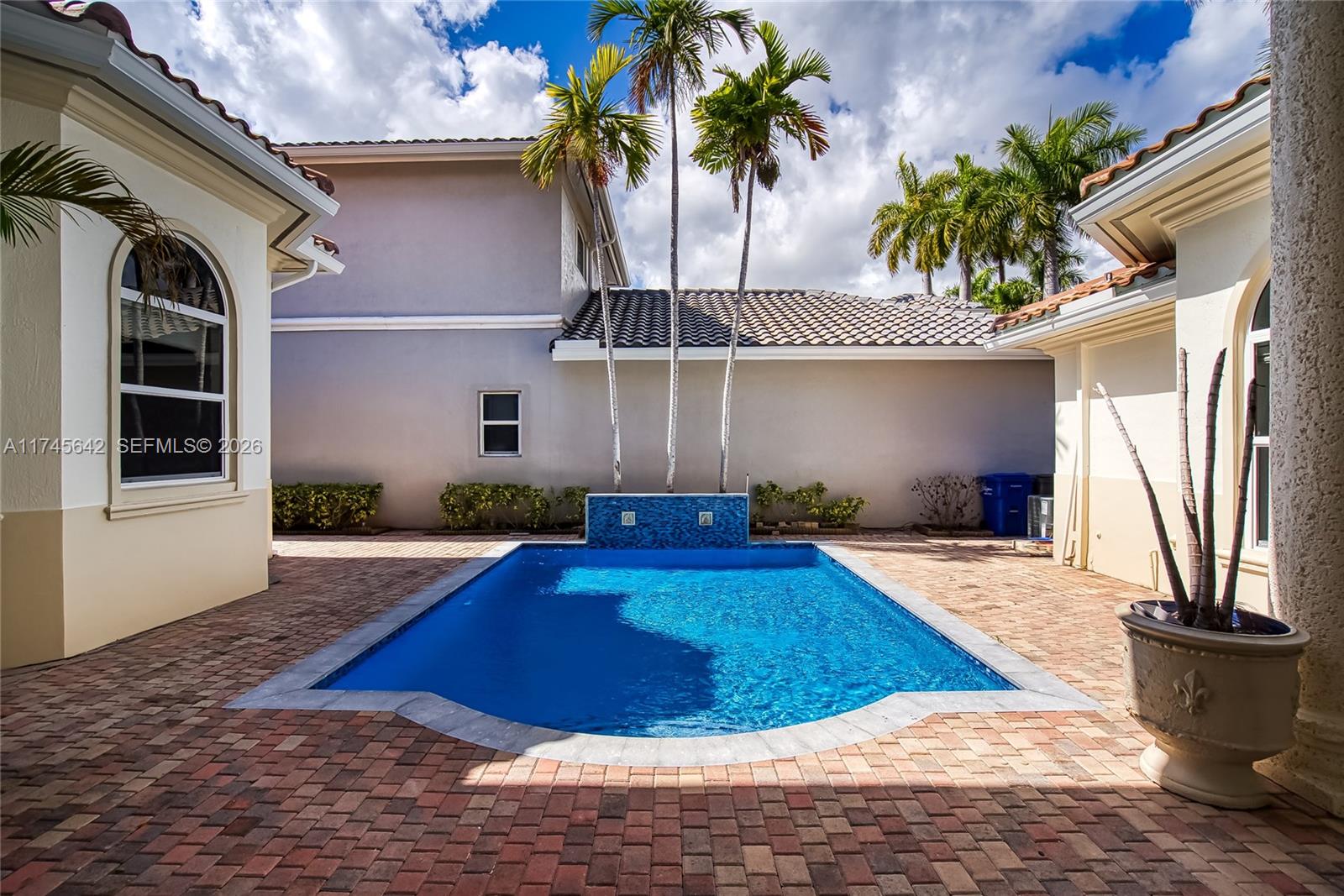 THREE ISLANDS 3RD SEC - Residential