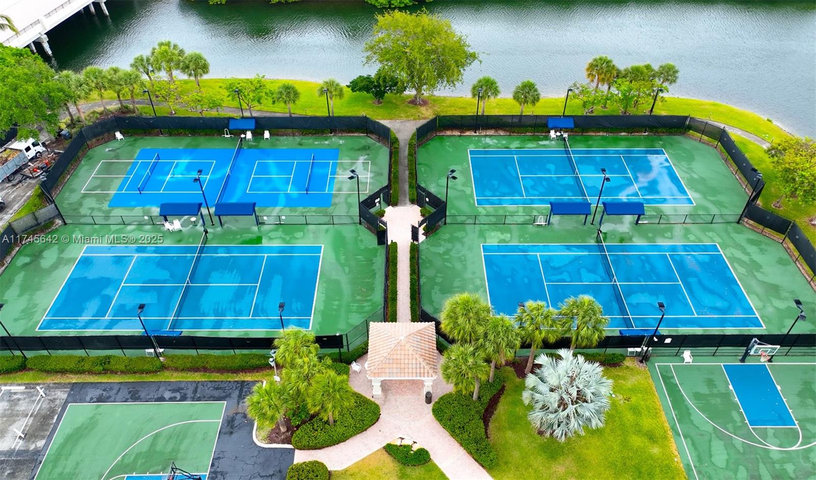 THREE ISLANDS 3RD SEC - Residential