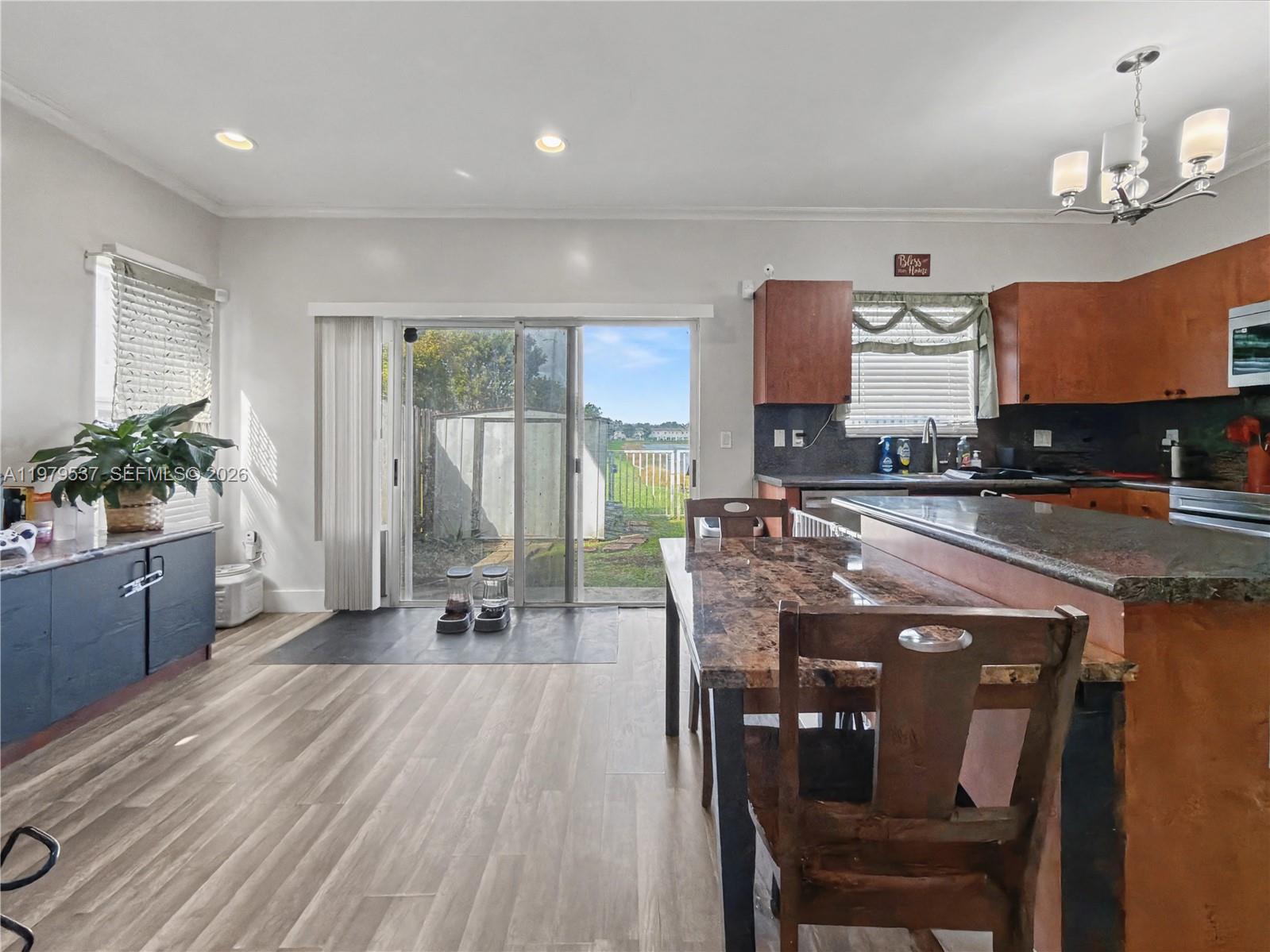 VENETIA GROVE - Residential