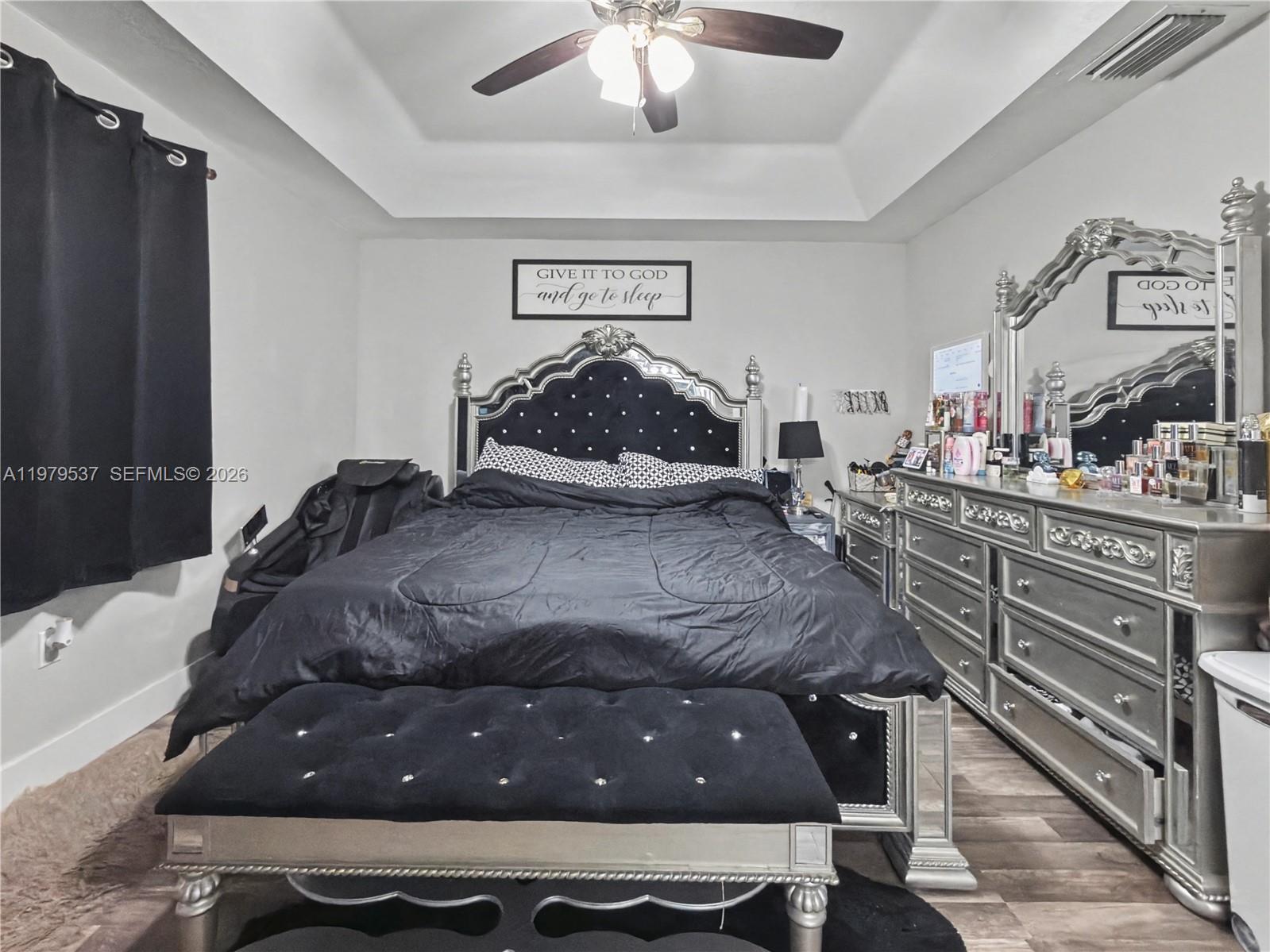 VENETIA GROVE - Residential