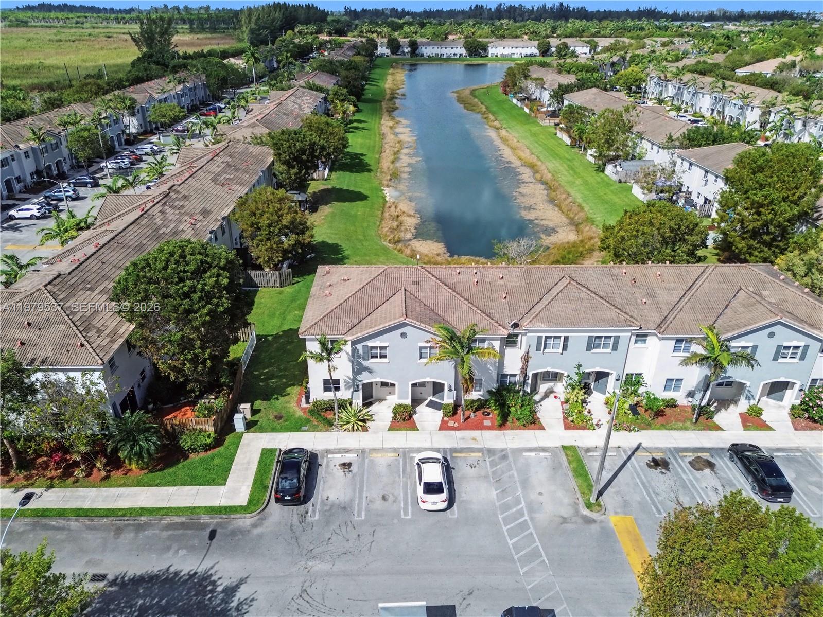 VENETIA GROVE - Residential