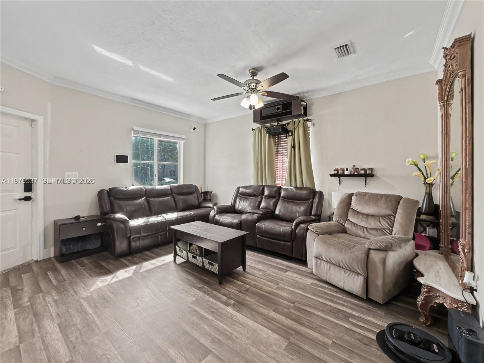 VENETIA GROVE - Residential