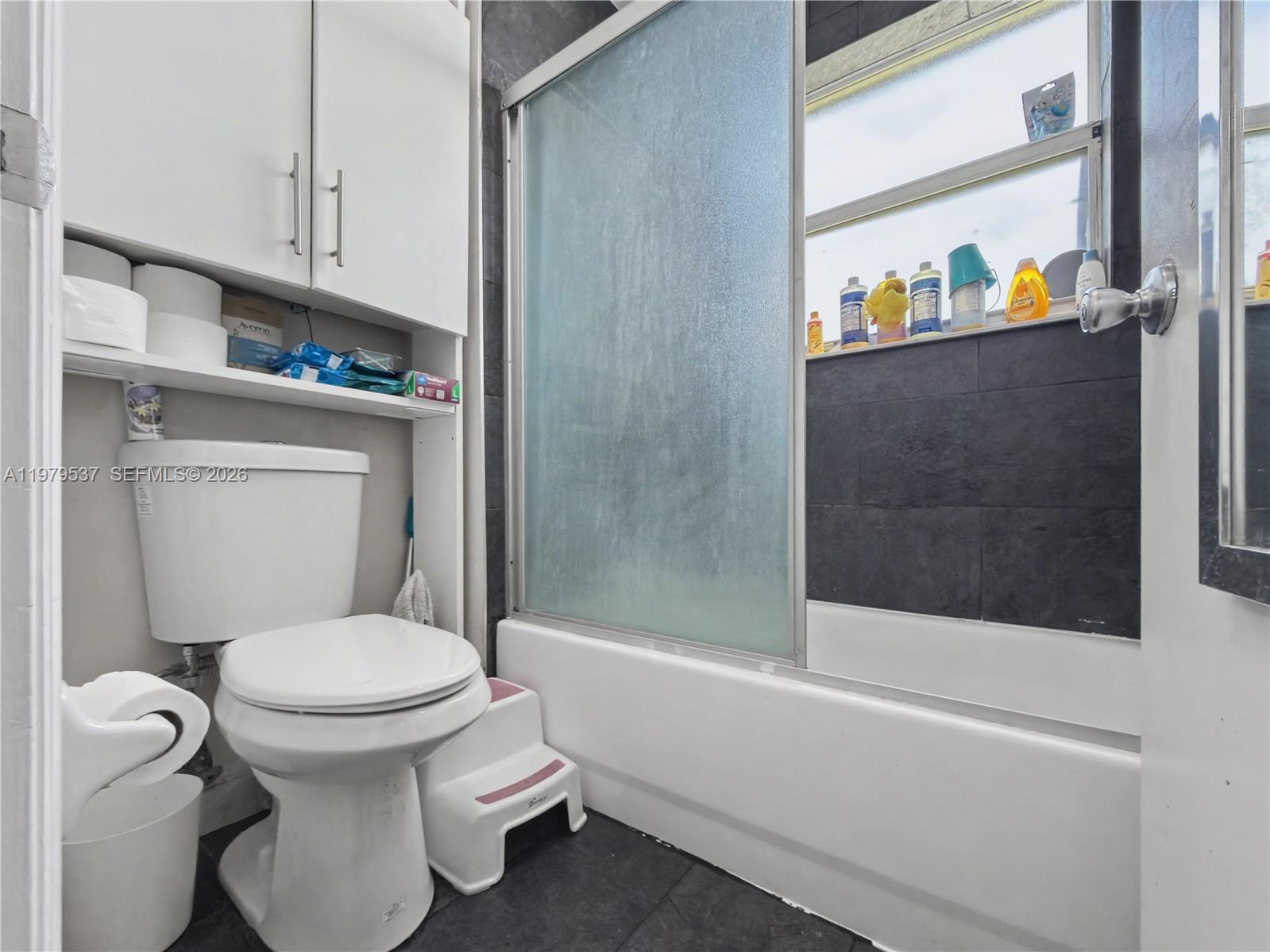 VENETIA GROVE - Residential