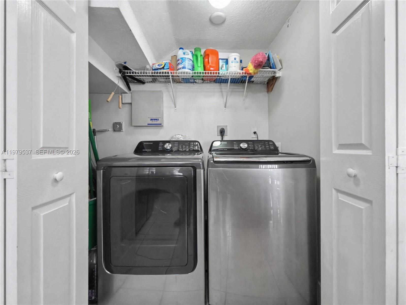 VENETIA GROVE - Residential