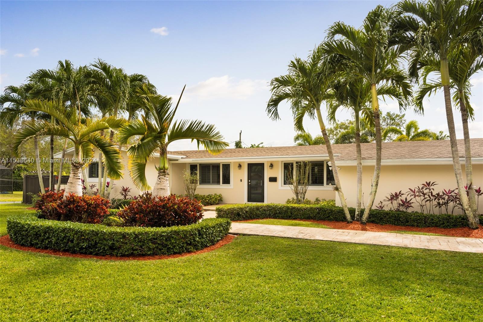 7340 Sw 131st St, Pinecrest, Miami-Dade County, Florida - 4 Bedrooms  
4 Bathrooms - 