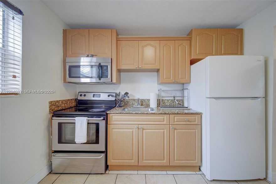 Bright and well-distributed furnished 2-bedroom, 1-bath unit located on the second floor of a multifamily property. Enjoy a functional layout with comfortable living spaces and great natural light throughout. Centrally located with easy access to major roads, shopping, dining, and everyday conveniences. Perfect for those looking for a practical and well-connected place to call home. Water is included.