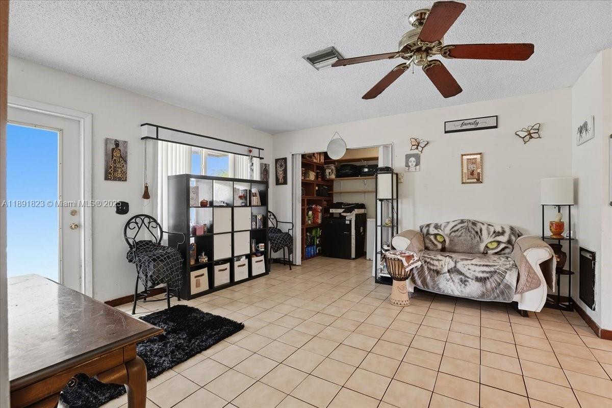 LAUDERDALE NORTH PARK SEC - Residential