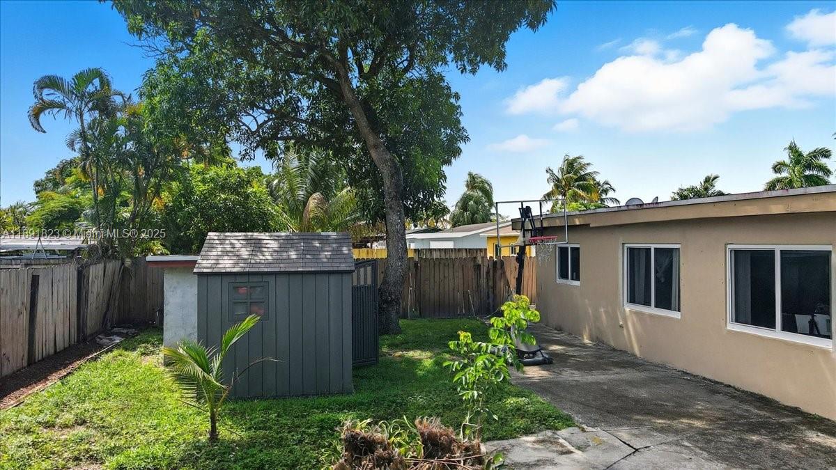 LAUDERDALE NORTH PARK SEC - Residential