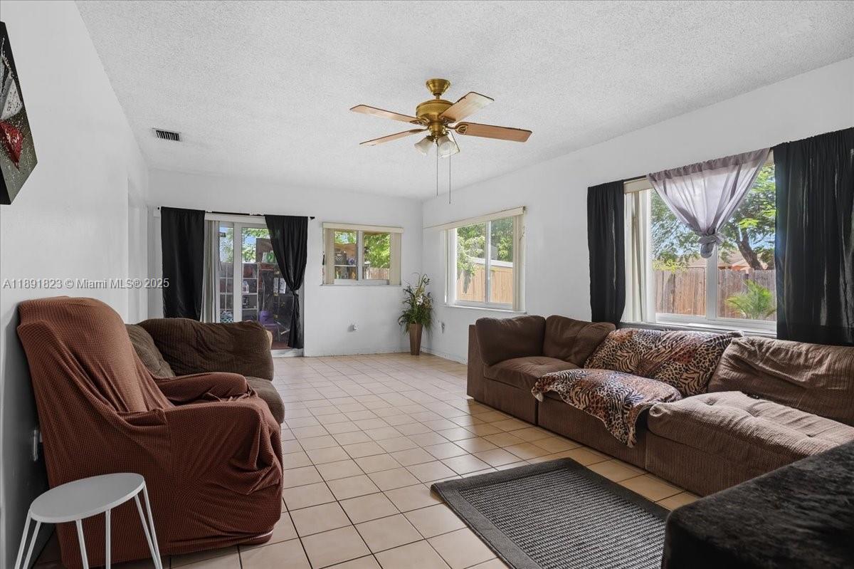 LAUDERDALE NORTH PARK SEC - Residential