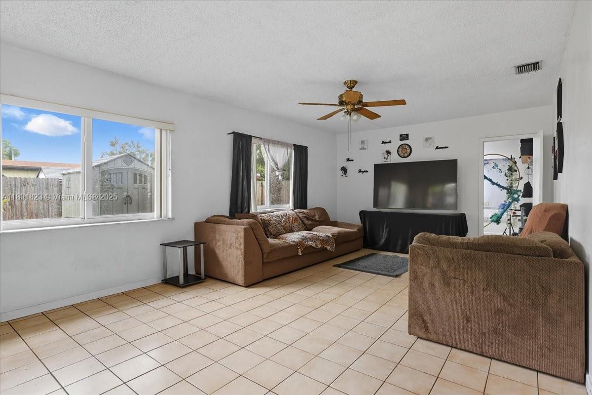 LAUDERDALE NORTH PARK SEC - Residential