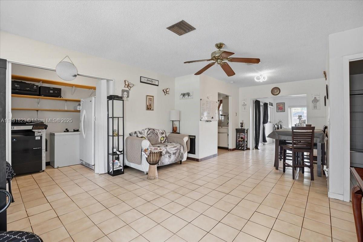 LAUDERDALE NORTH PARK SEC - Residential