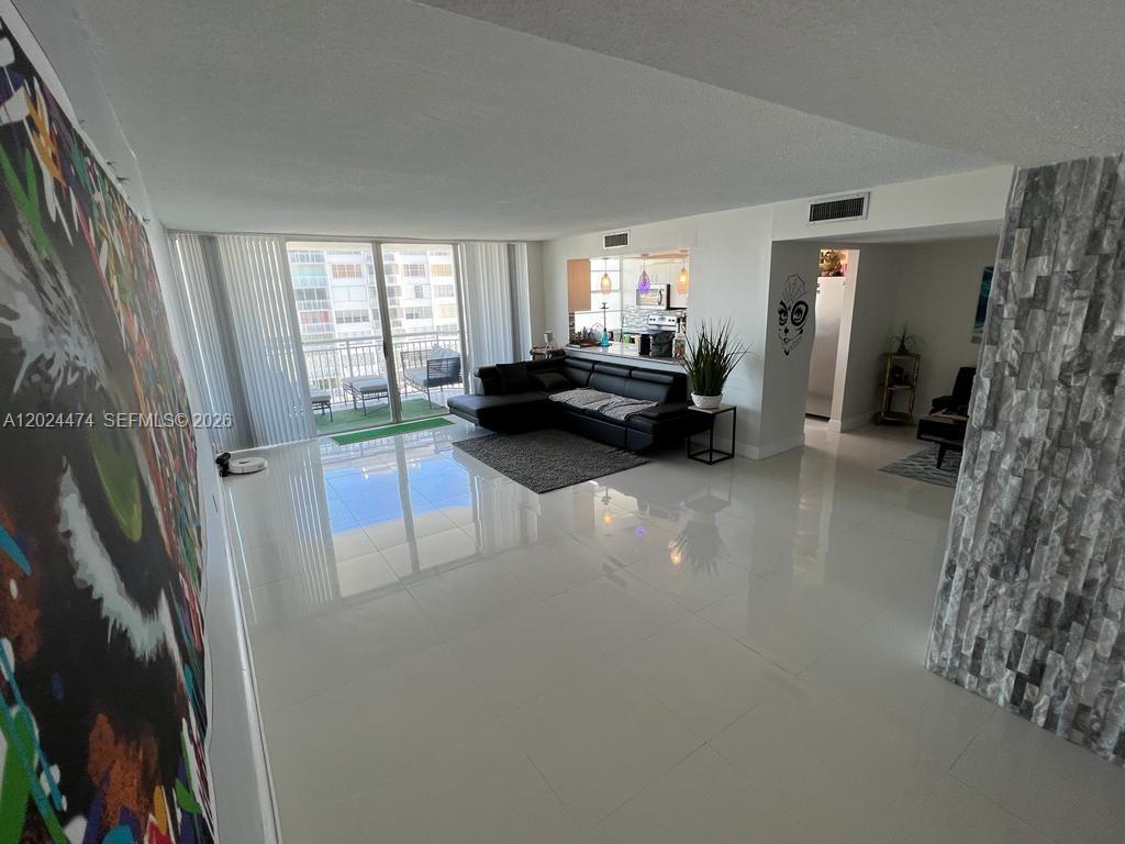 DEL PRADO MARINA - Residential