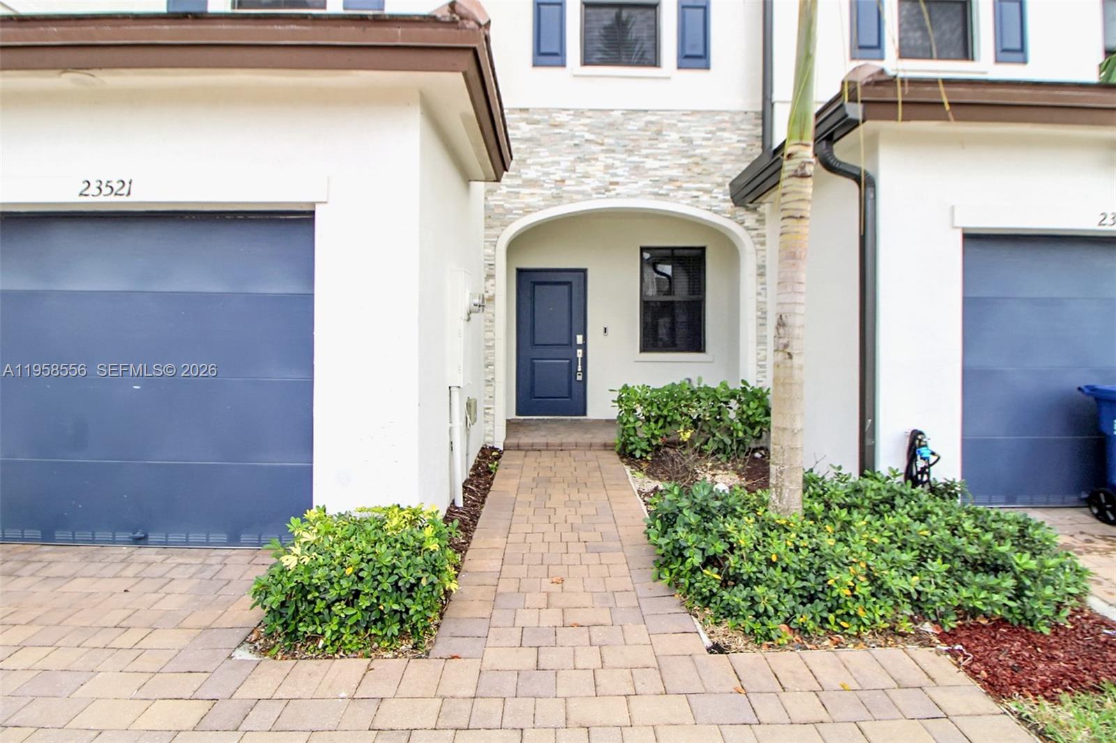 KENDALL ASSEMBLAGE SOUTH - Residential