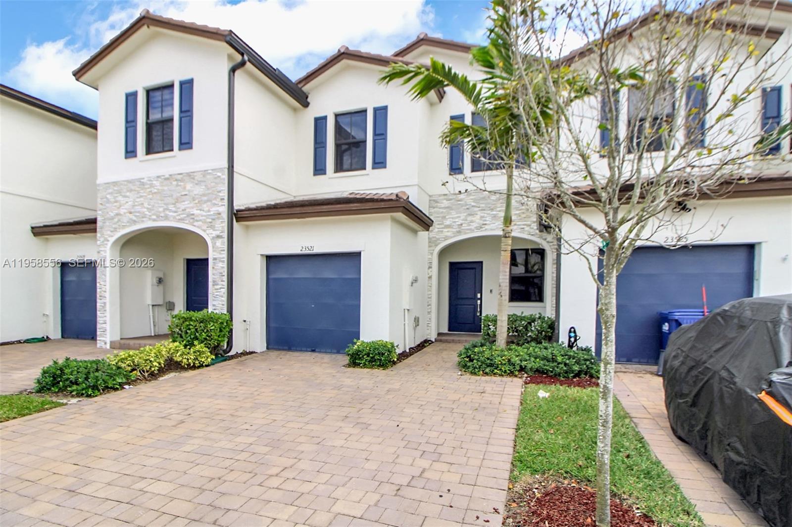 KENDALL ASSEMBLAGE SOUTH - Residential