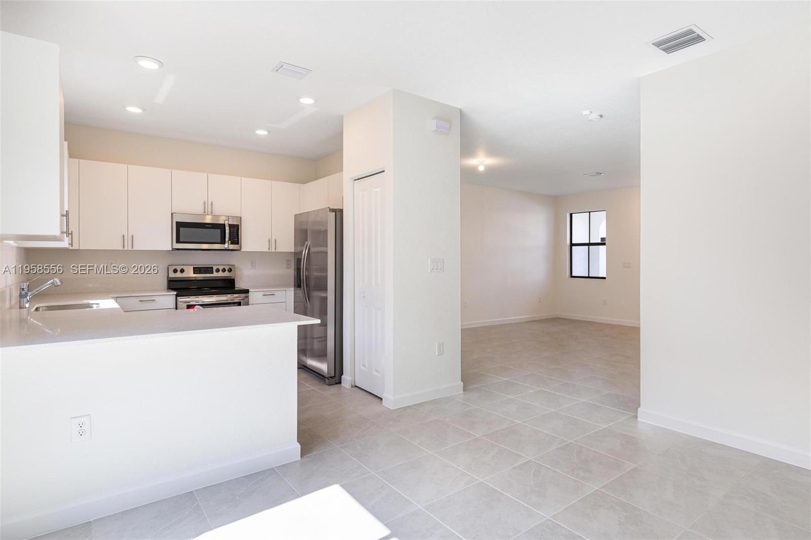 KENDALL ASSEMBLAGE SOUTH - Residential