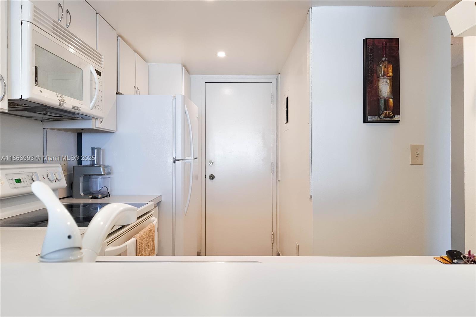 HEMISPHERES CONDO - Residential Lease