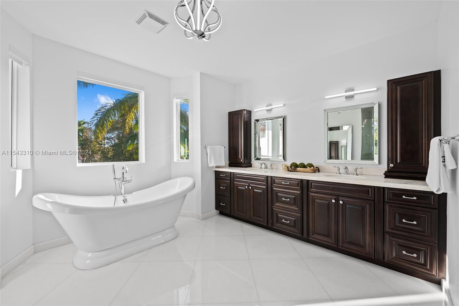 HOLLYWOOD LAKES SECTION - Residential