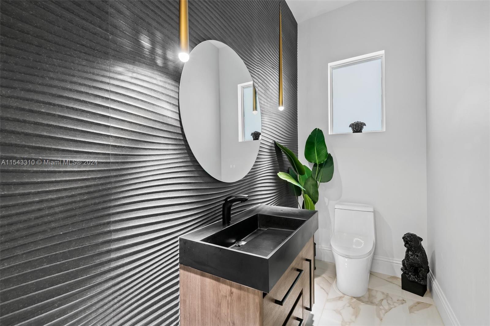 HOLLYWOOD LAKES SECTION - Residential