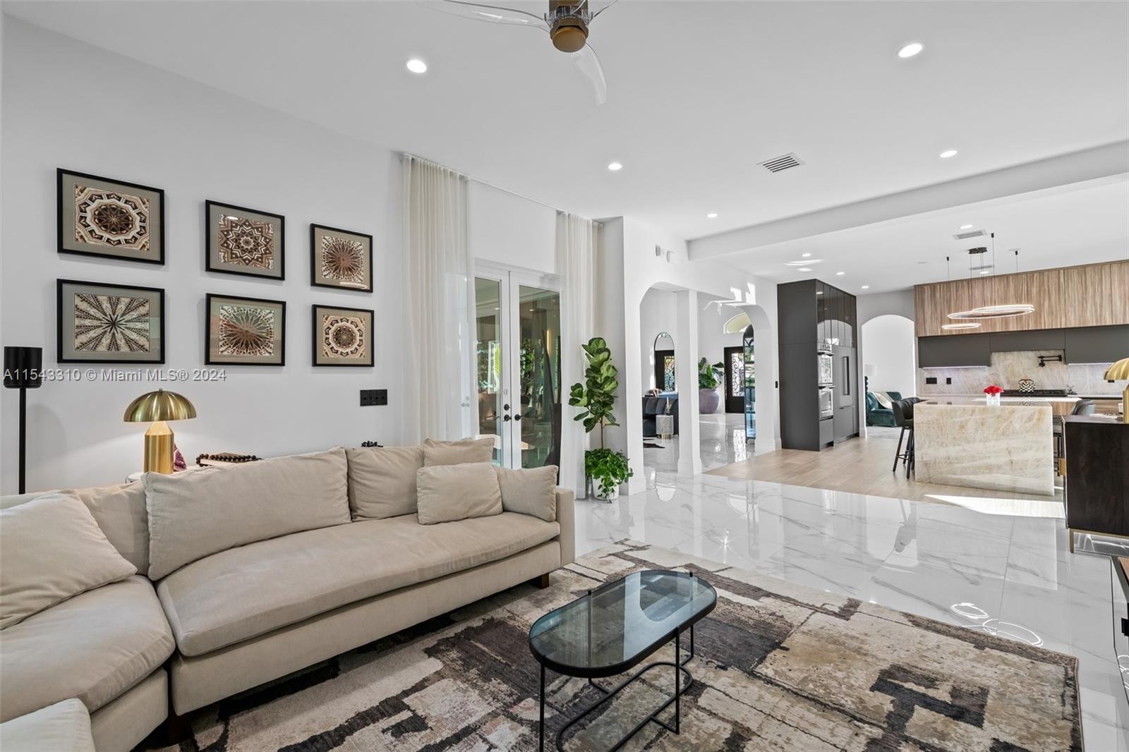 HOLLYWOOD LAKES SECTION - Residential