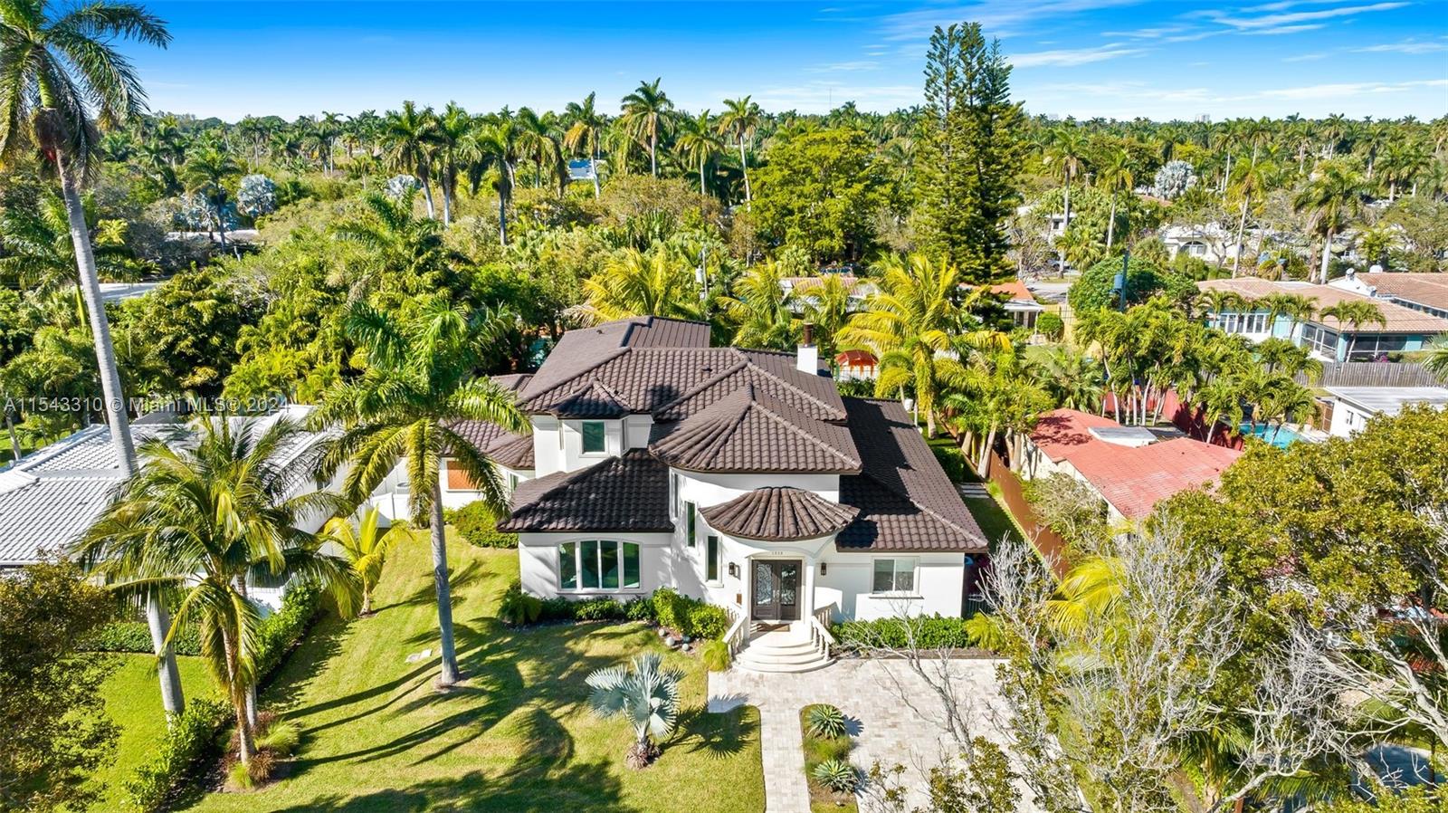 HOLLYWOOD LAKES SECTION - Residential