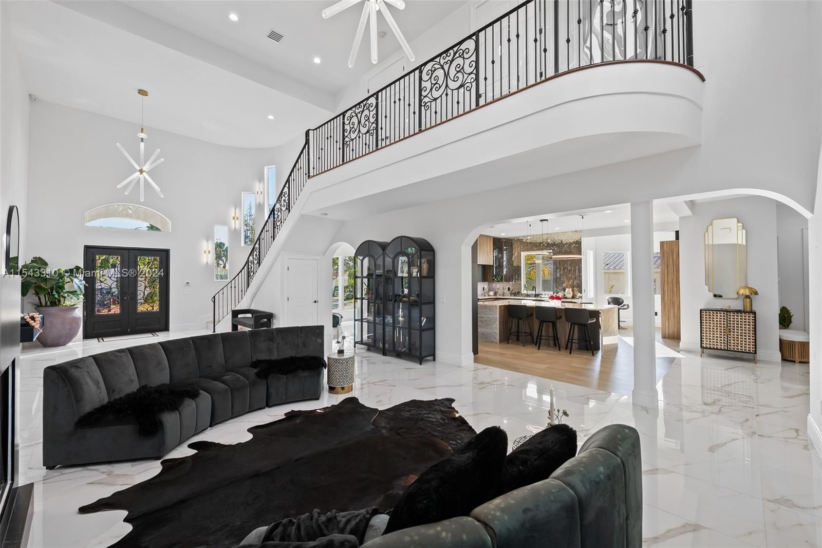 HOLLYWOOD LAKES SECTION - Residential