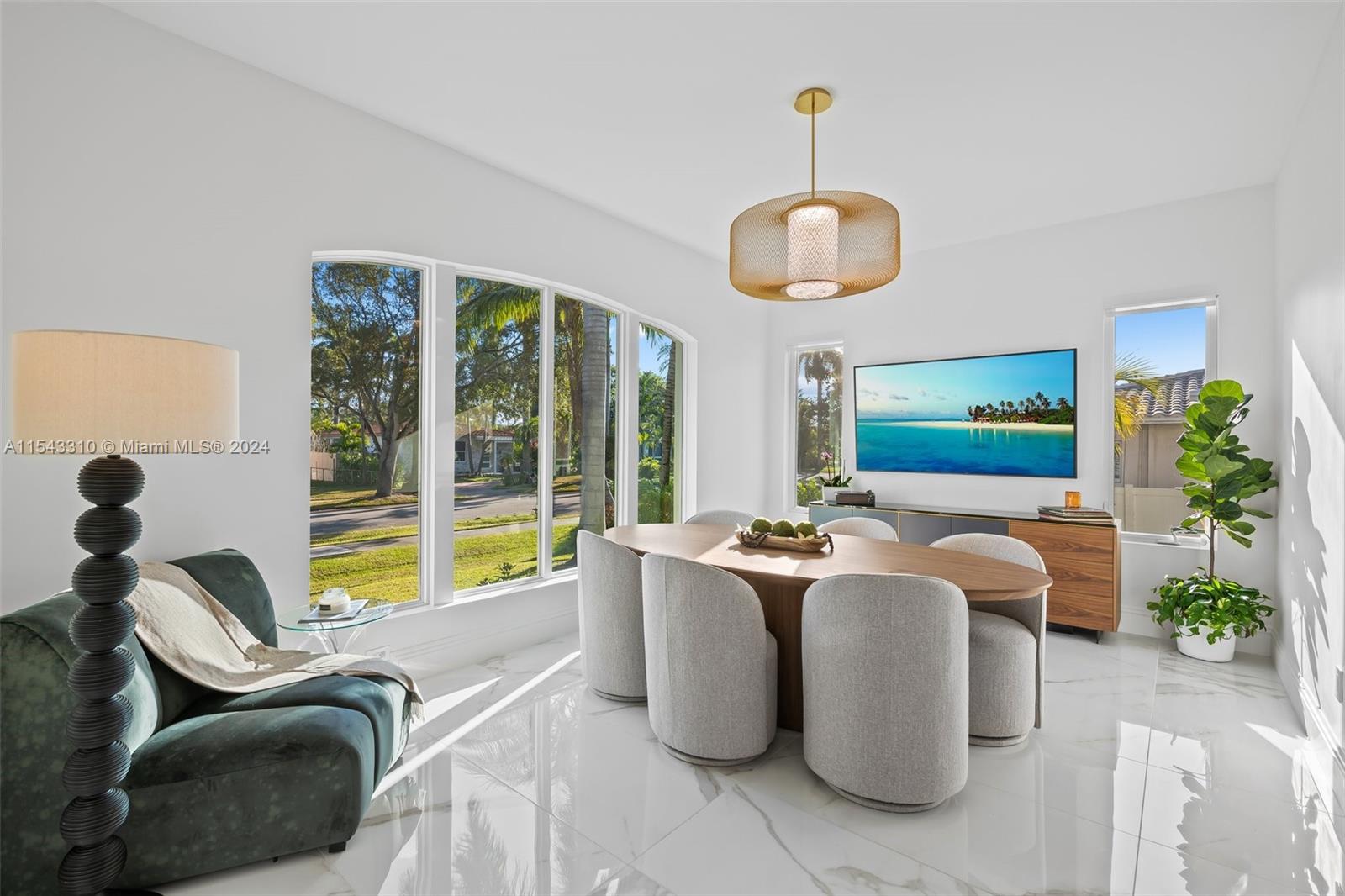 HOLLYWOOD LAKES SECTION - Residential