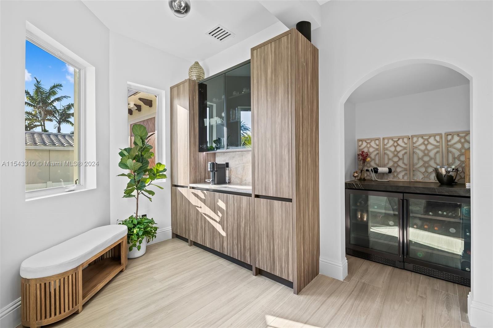 HOLLYWOOD LAKES SECTION - Residential