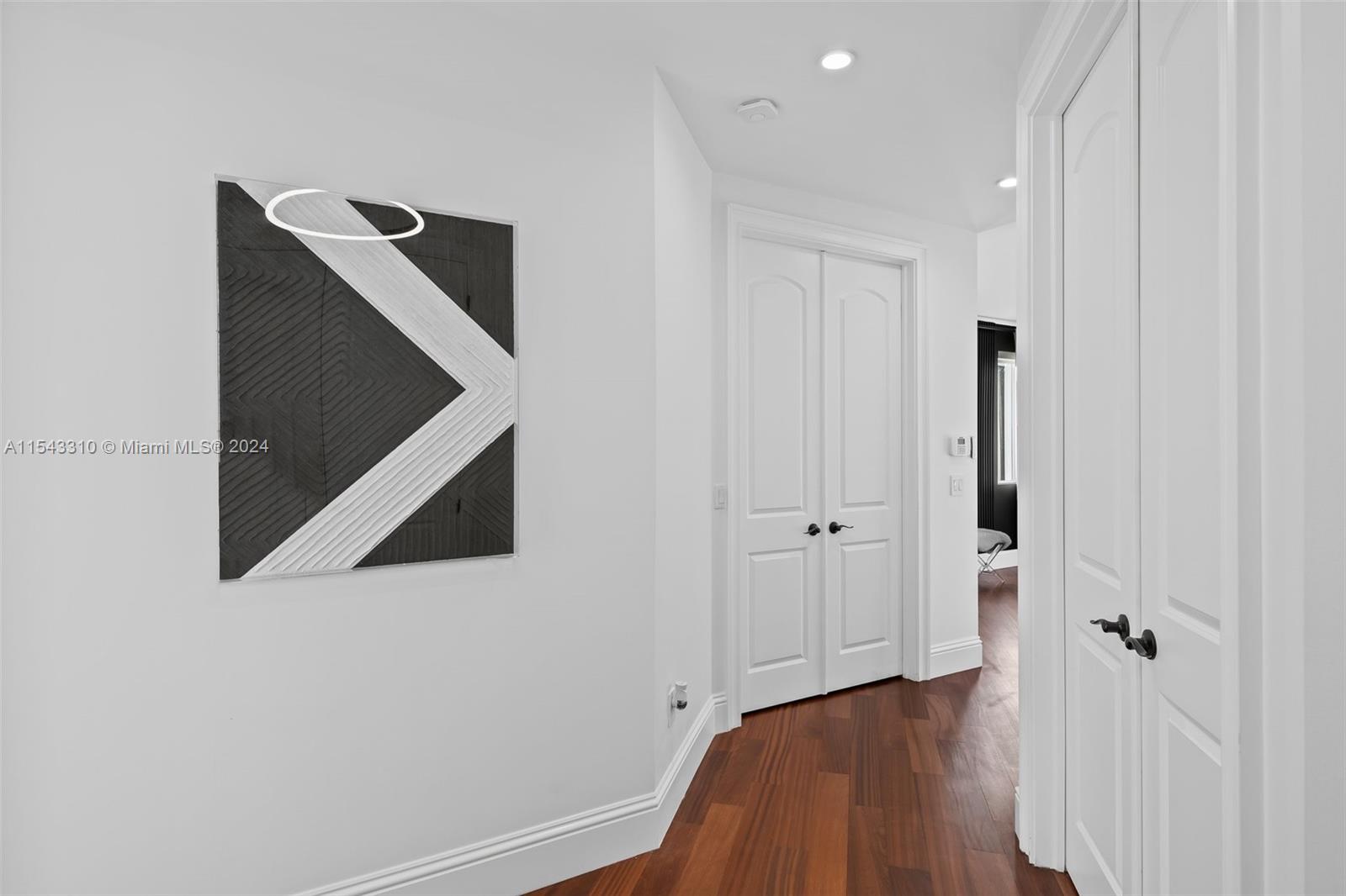 HOLLYWOOD LAKES SECTION - Residential