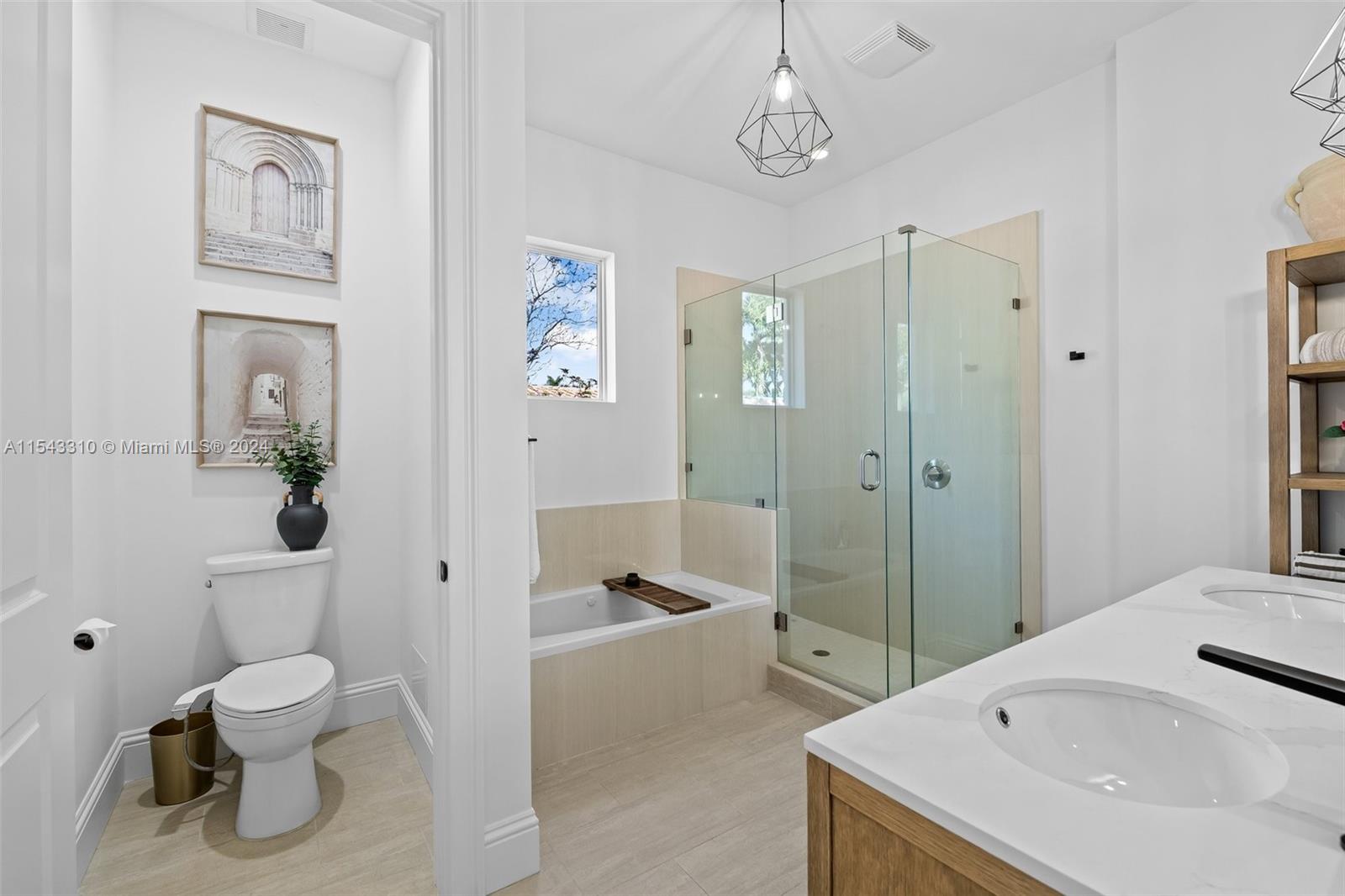 HOLLYWOOD LAKES SECTION - Residential