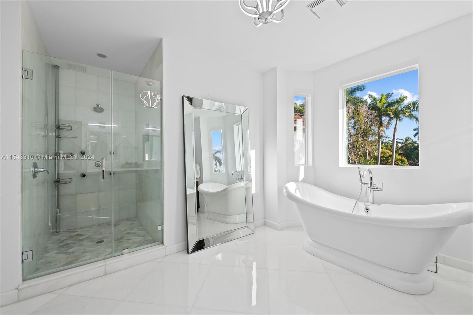 HOLLYWOOD LAKES SECTION - Residential