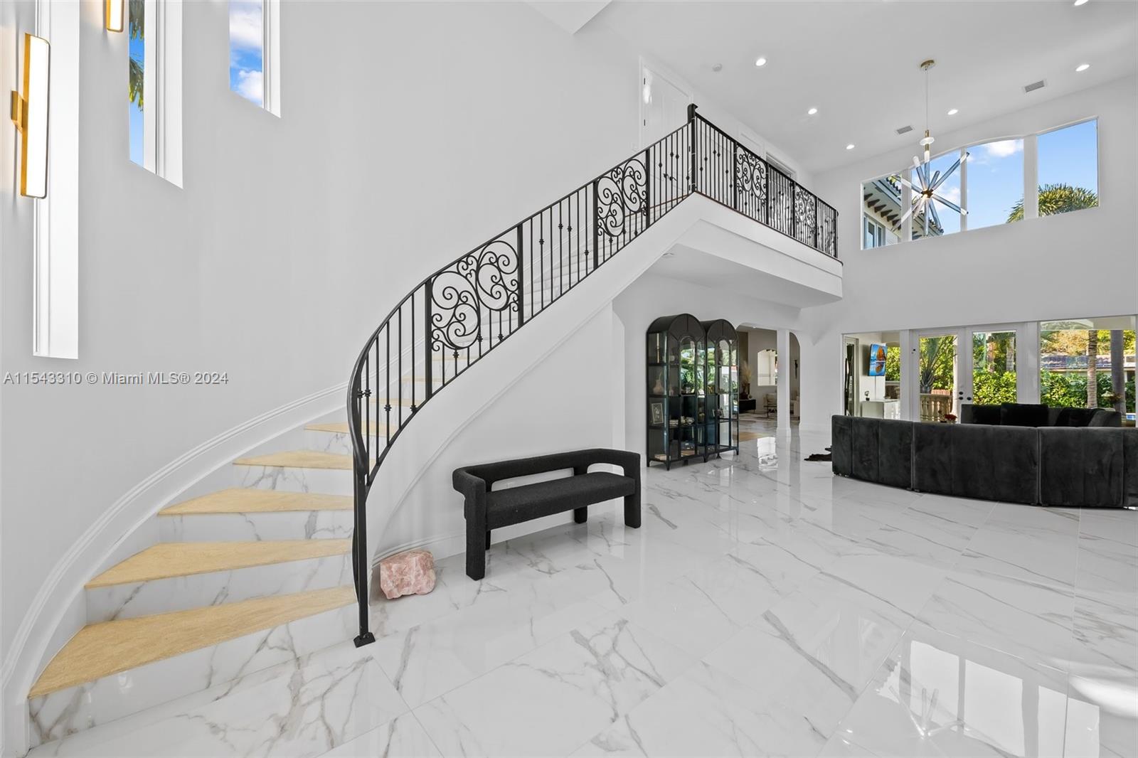 HOLLYWOOD LAKES SECTION - Residential