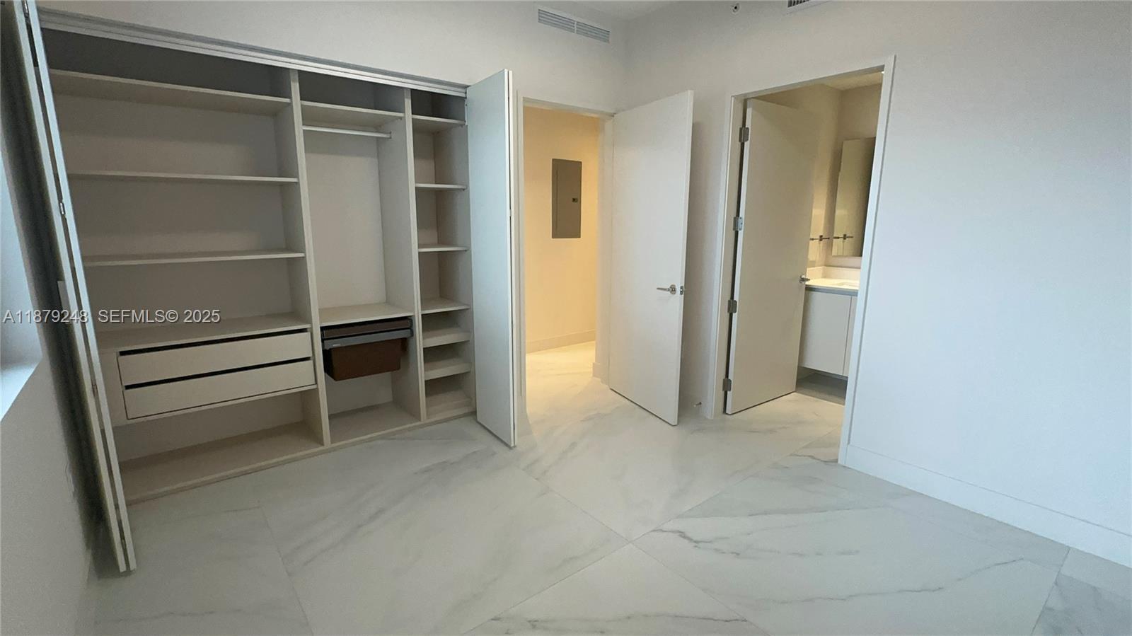 ARIA RESERVE SOUTH - Residential