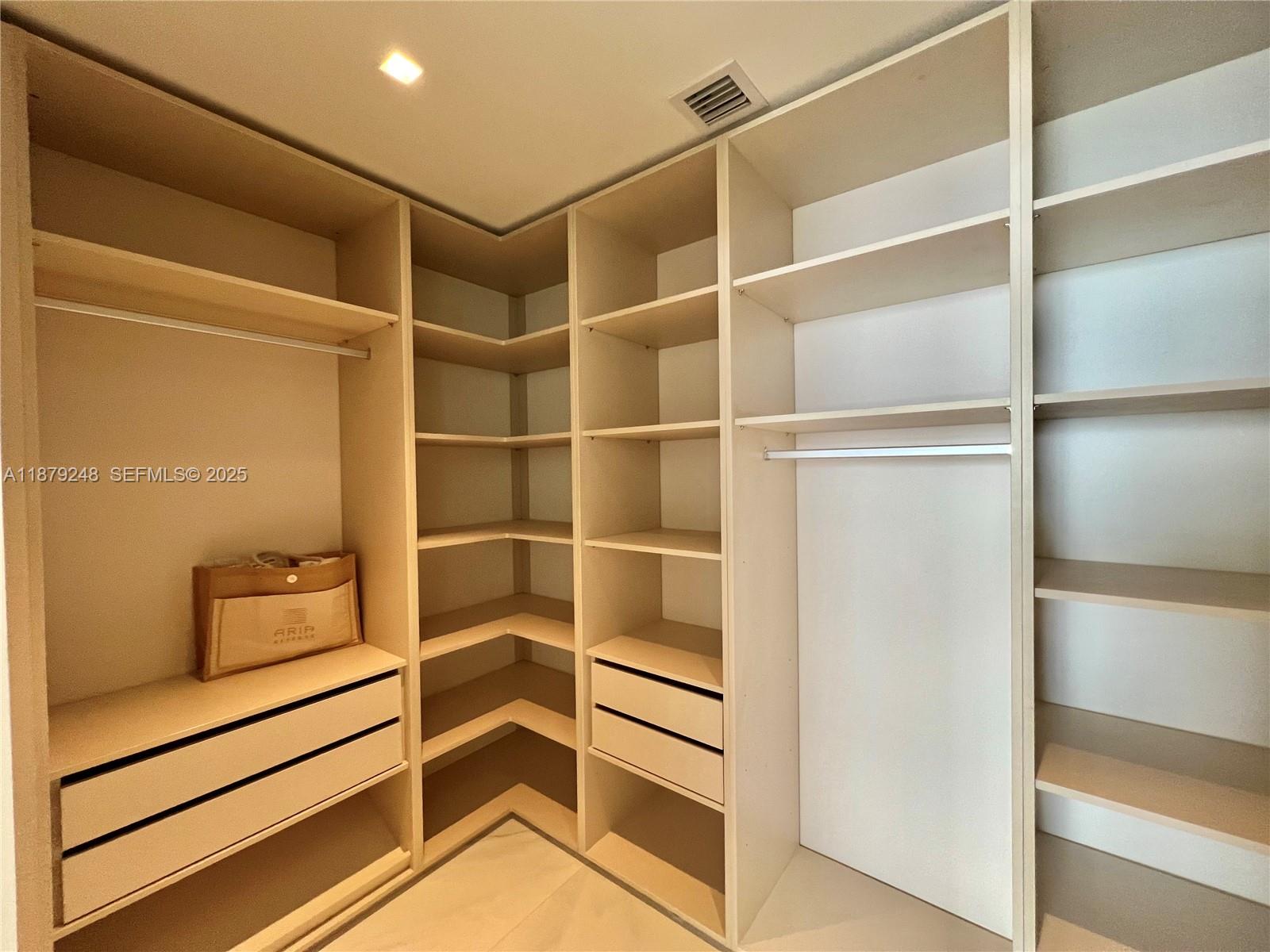 ARIA RESERVE SOUTH - Residential