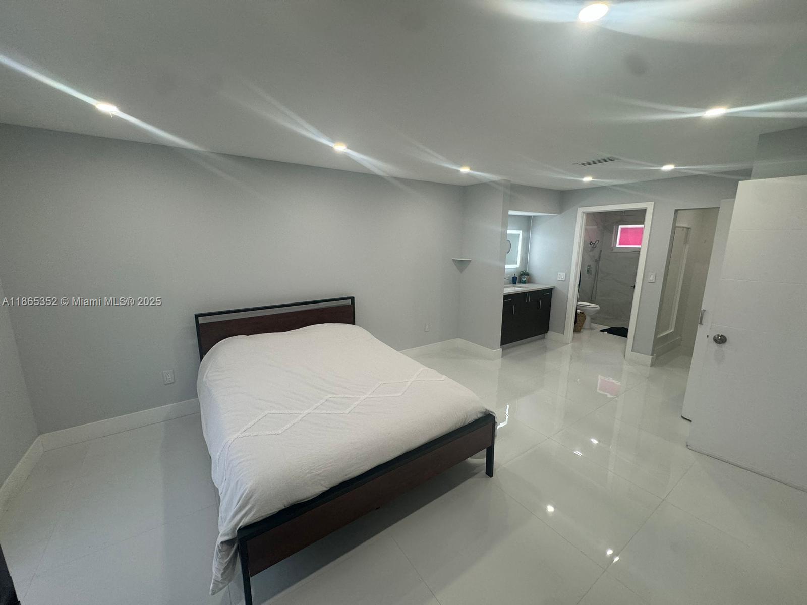 VISTA SUB 1ST ADDN - Residential