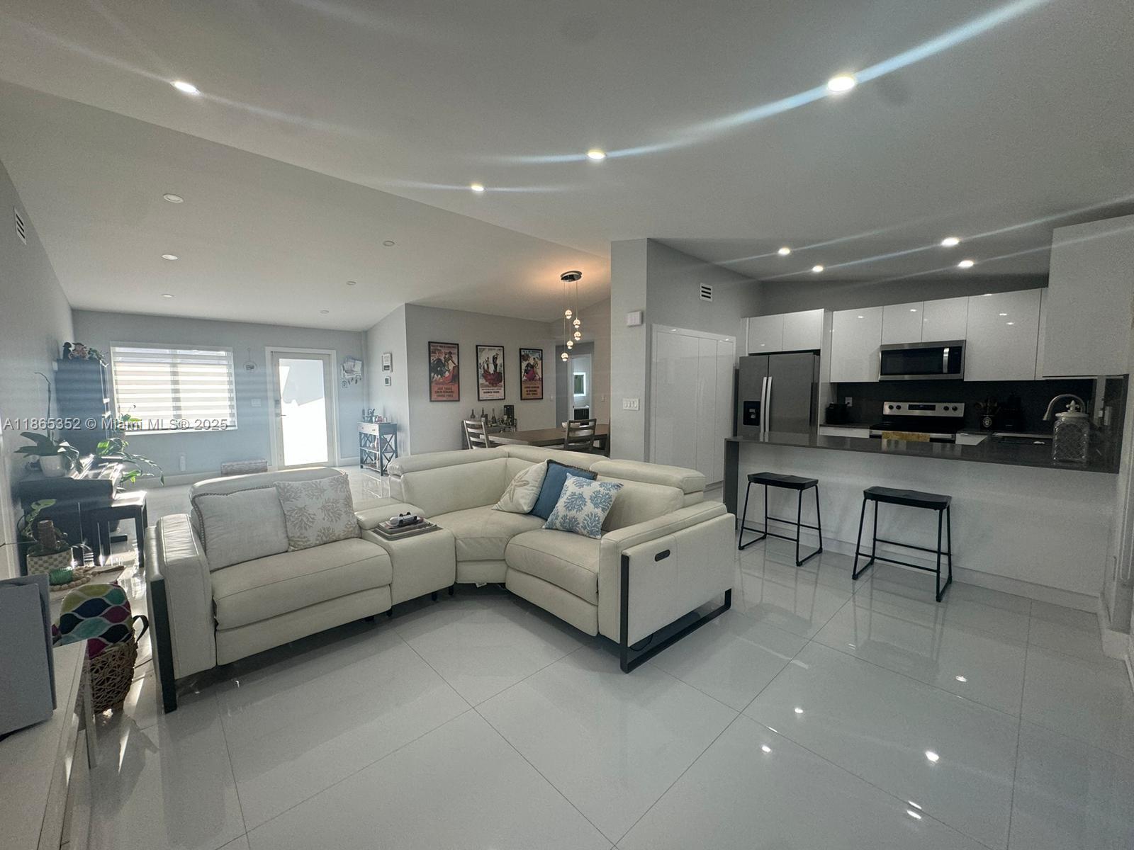 VISTA SUB 1ST ADDN - Residential