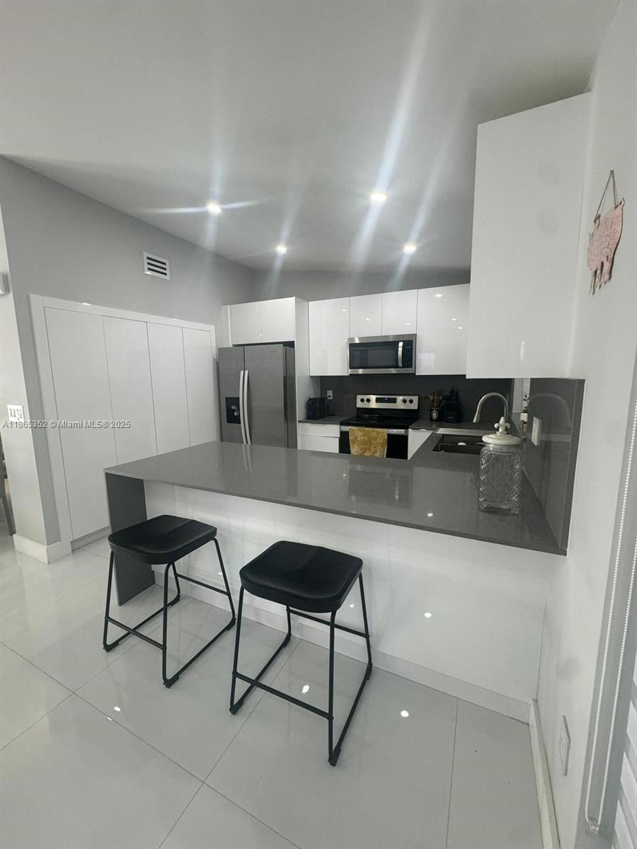 VISTA SUB 1ST ADDN - Residential