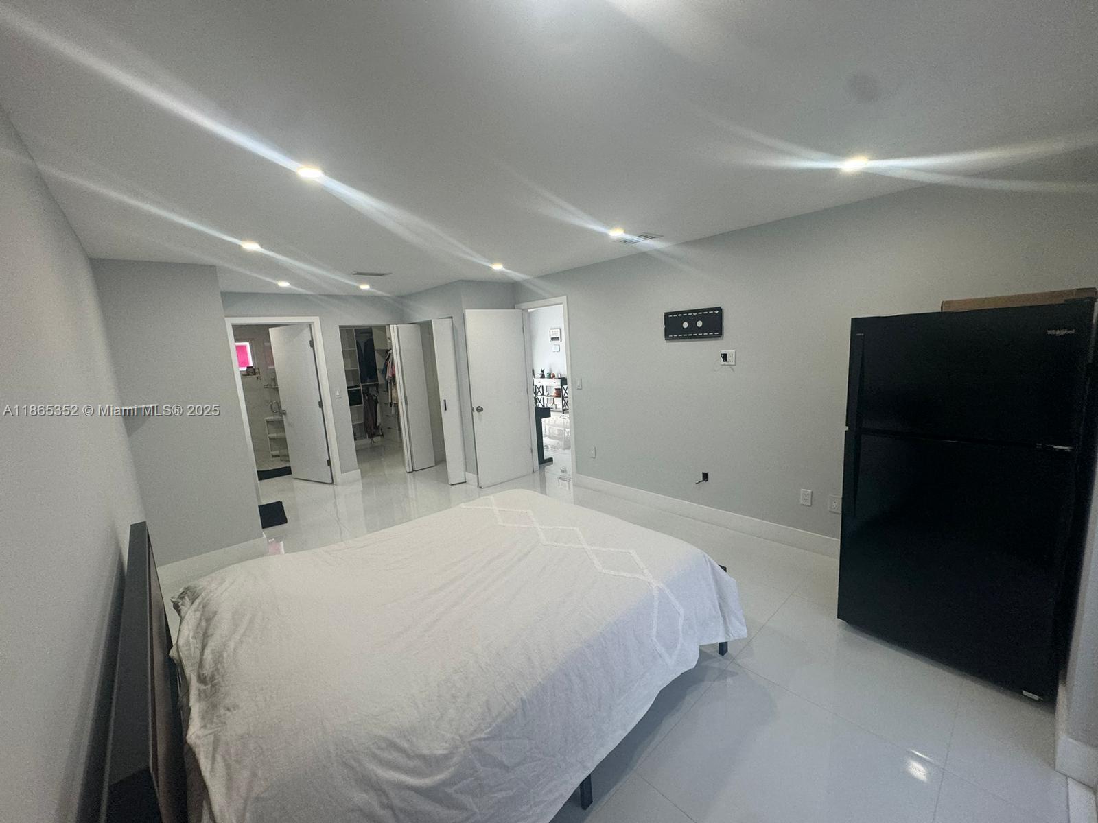 VISTA SUB 1ST ADDN - Residential