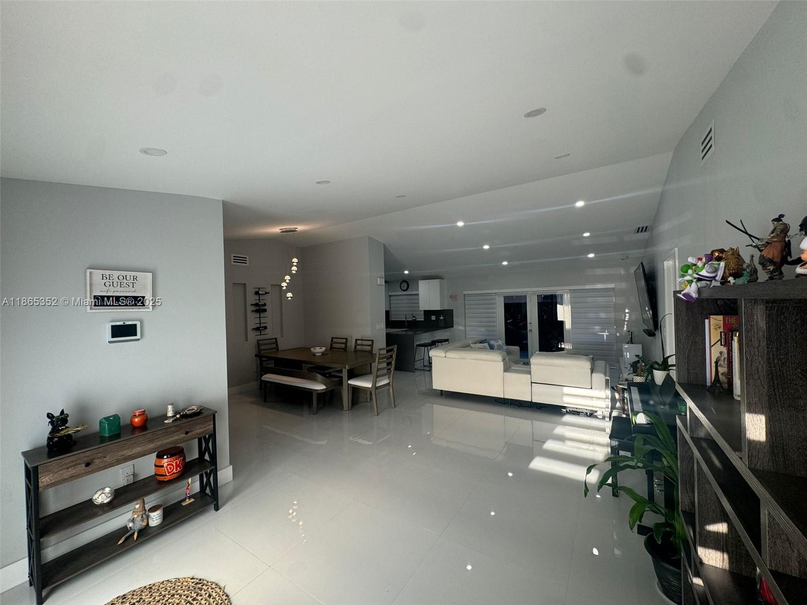 VISTA SUB 1ST ADDN - Residential