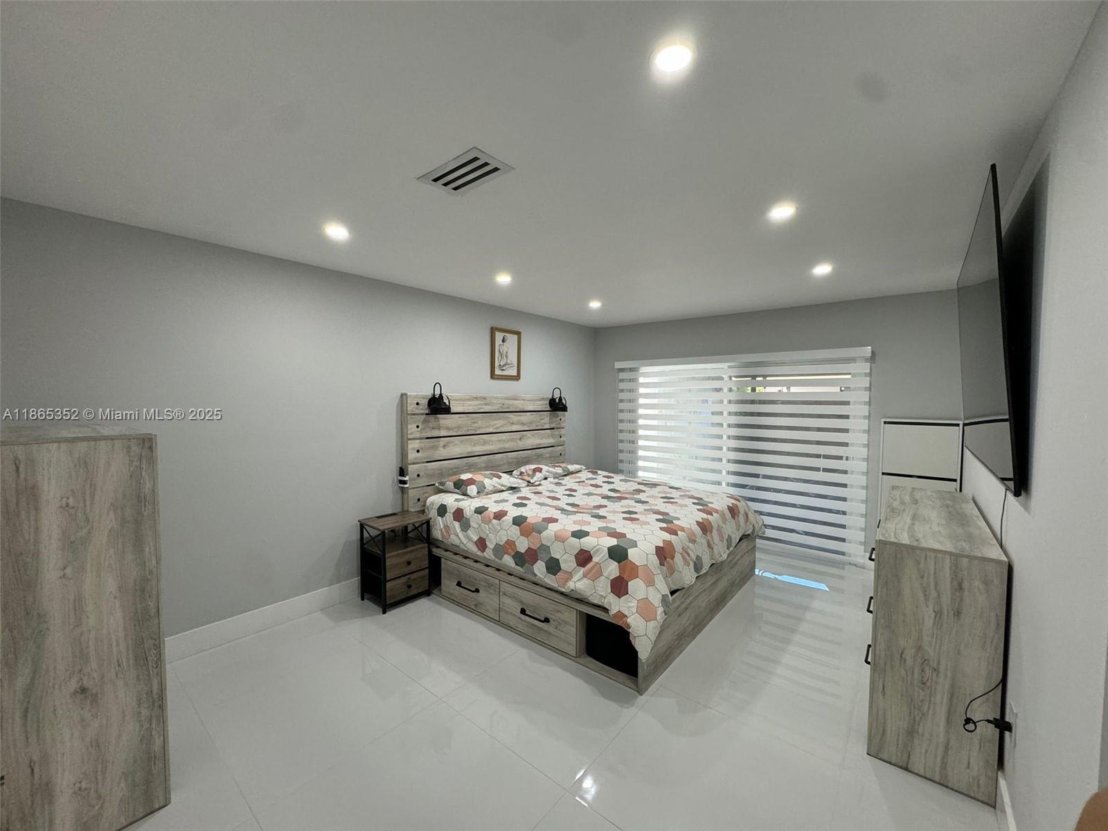 VISTA SUB 1ST ADDN - Residential