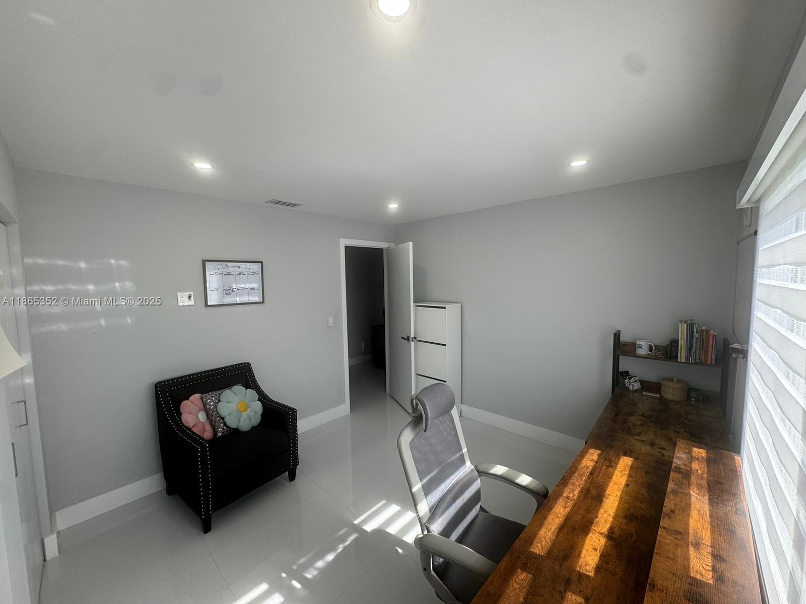 VISTA SUB 1ST ADDN - Residential