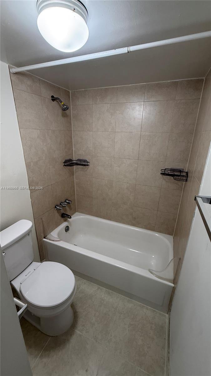SANDS POINT CONDOMINIUM I - Residential Lease