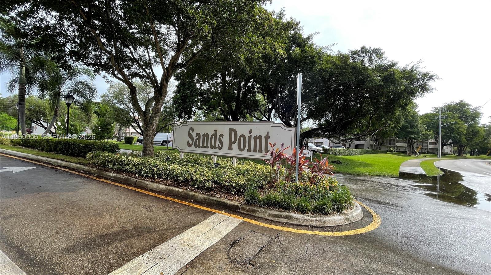 SANDS POINT CONDOMINIUM I - Residential Lease