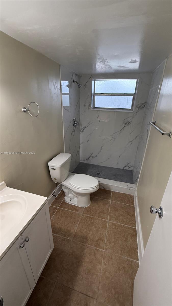 SANDS POINT CONDOMINIUM I - Residential Lease