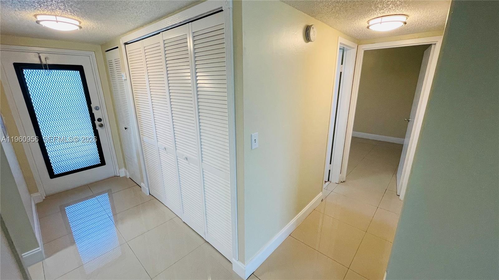 SANDS POINT CONDOMINIUM I - Residential Lease