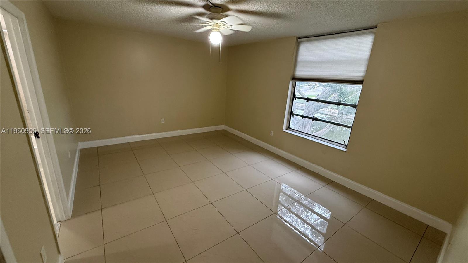 SANDS POINT CONDOMINIUM I - Residential Lease