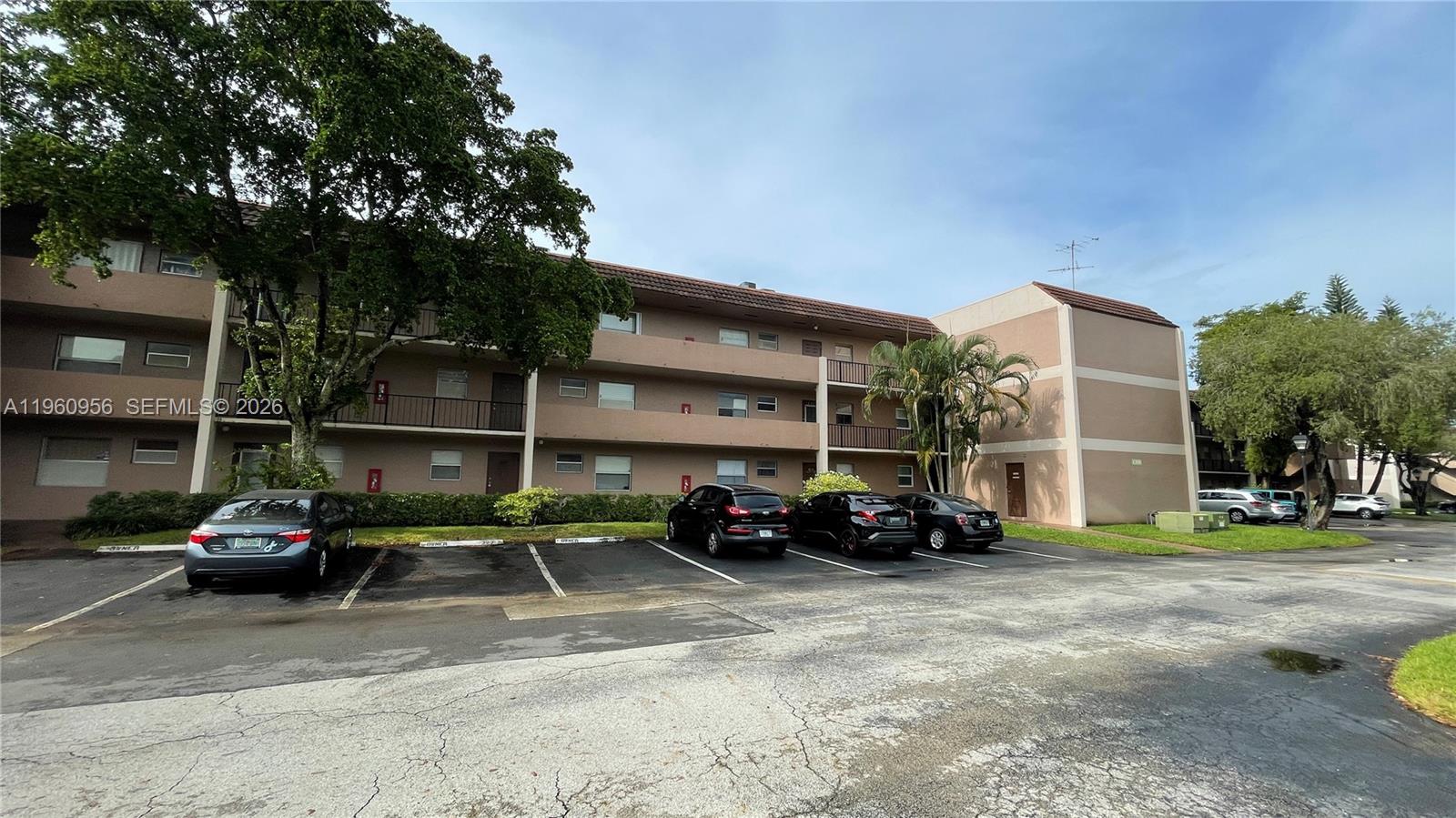 SANDS POINT CONDOMINIUM I - Residential Lease