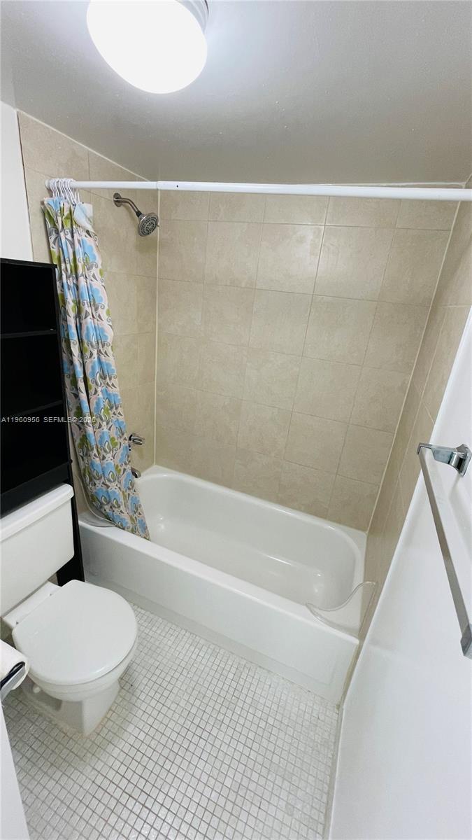 SANDS POINT CONDOMINIUM I - Residential Lease