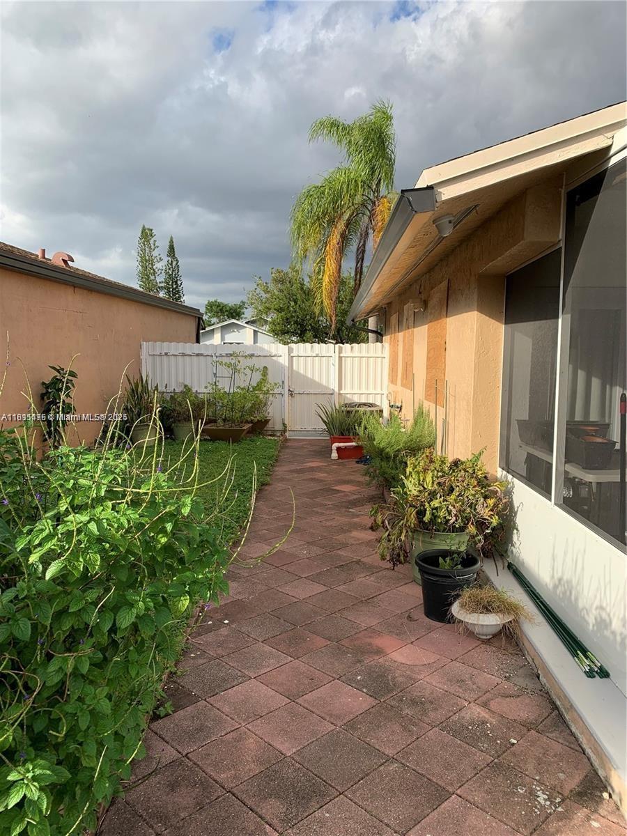 STRAWBERRY FIELD SUB - Residential Lease