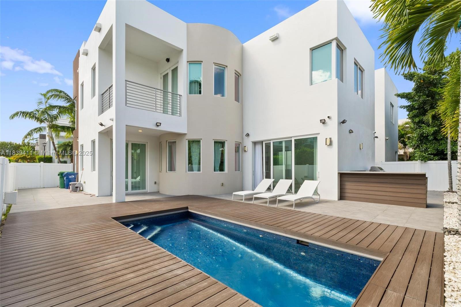 GRAND FLORIDIAN ESTATES - Residential